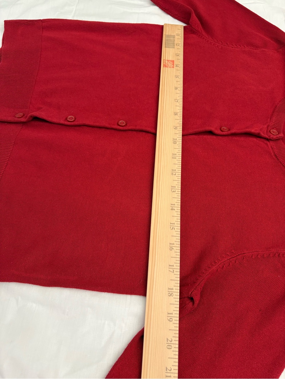 Classic Women's Red Button-Up Cardigan Sweater - H&M Size M. - Picture 8 of 9